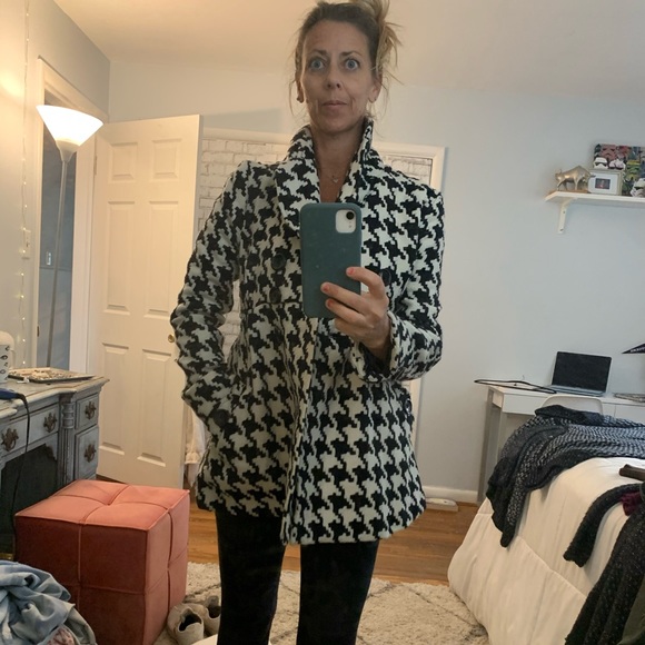 SOLD Black and white houndstooth print jacket - Picture 3 of 10